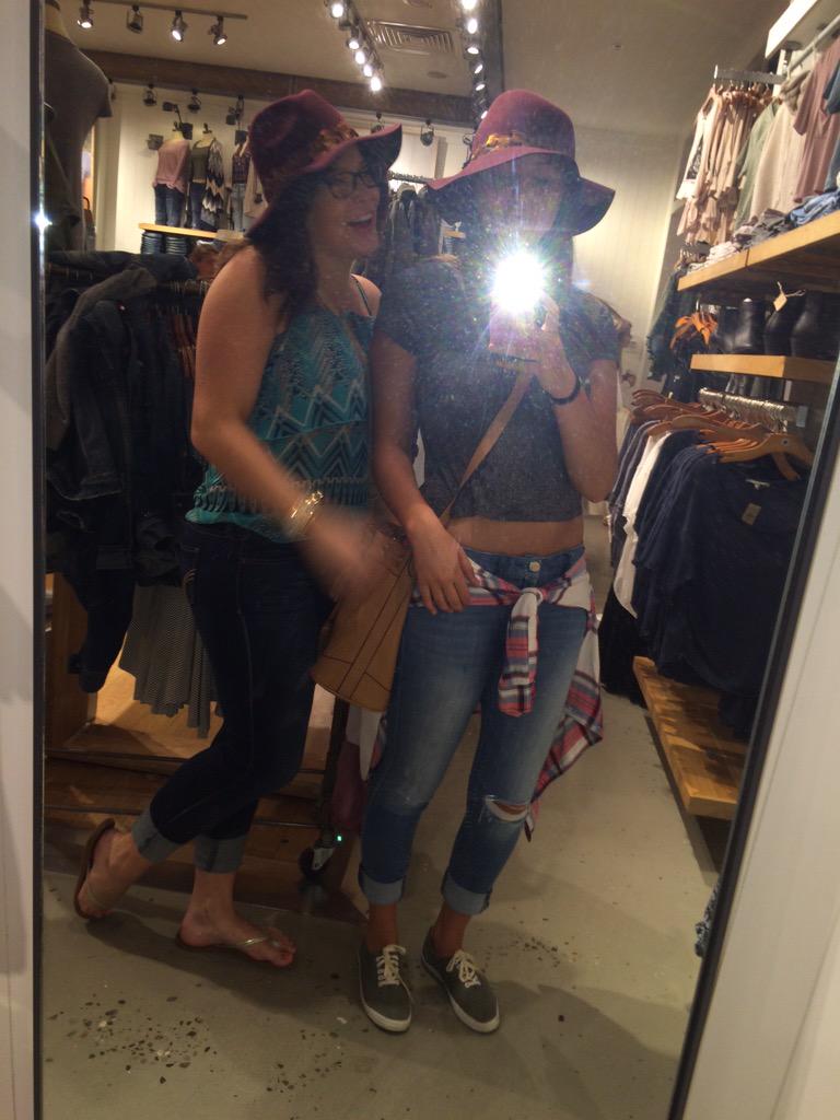 kylieefast's tweet photo. our life in a picture #fucktheflash http://t.co/RDGeM7S39b