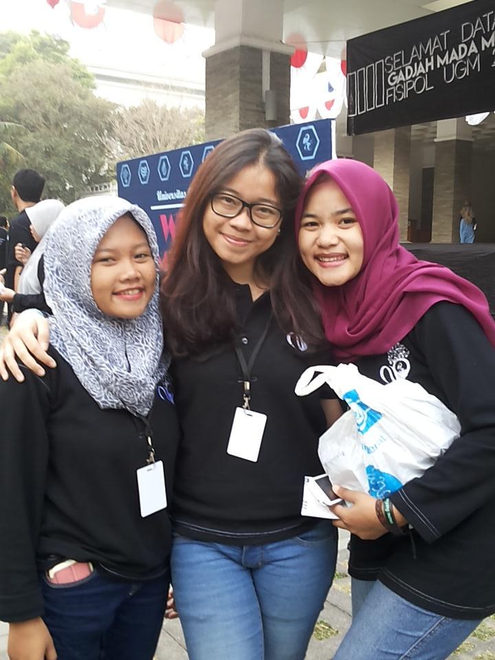 Pemandu dan kakak acara yang canthik kece badai!! :)