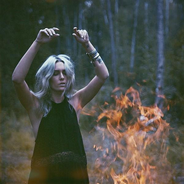 Girl on fire // freep.pl/Raq3k