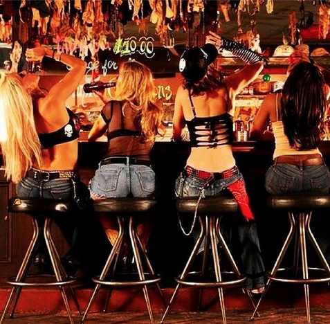 CoyoteUglyLV's tweet photo. Home is where you park it! Grab a beer or five...we are offering up 5 for $25 Beer Buckets! #Yum #Beer #Vegas http://t.co/IFvFi8QWbI