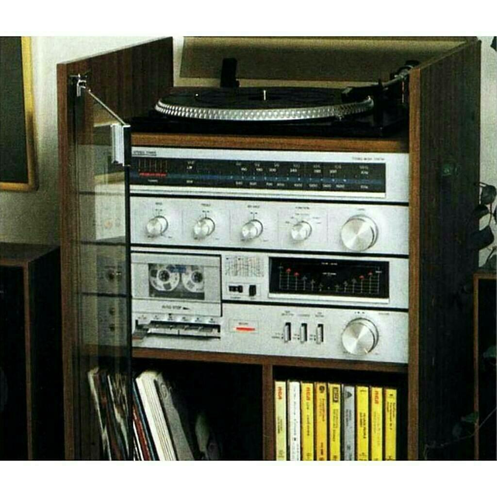 PaViejaEscuela's tweet photo. ¿Llegaste a escuchar música en uno de estos? #panama http://t.co/hgkQlGMB3d