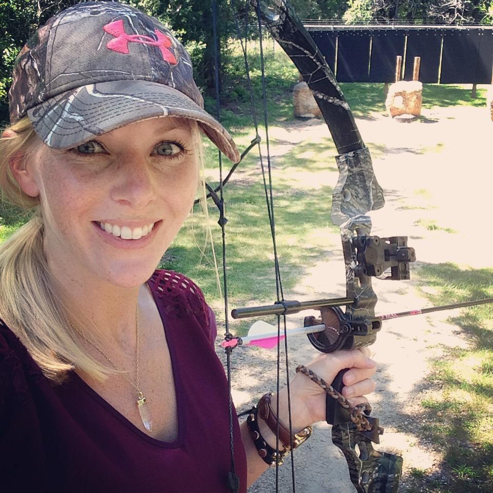 jennifercone_'s tweet photo. RT if you are loving this time of the year leading up to #bowhunting ! http://t.co/ack5U4lfnb