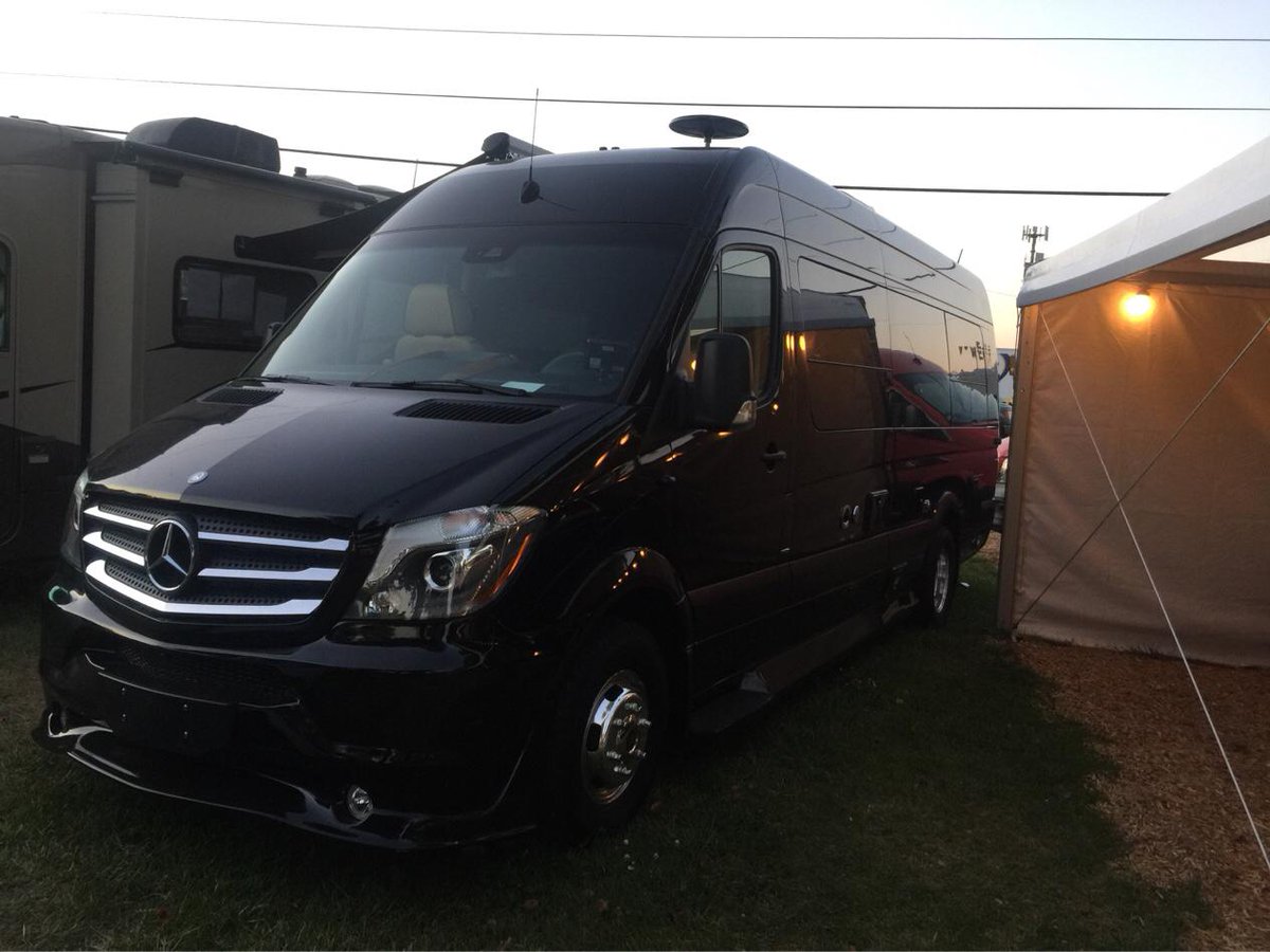 FineDesignsGP's tweet photo. Both the Bosses are on Vacation....I think I should buy a new work truck.....where is that company credit card? http://t.co/avoU0k1587