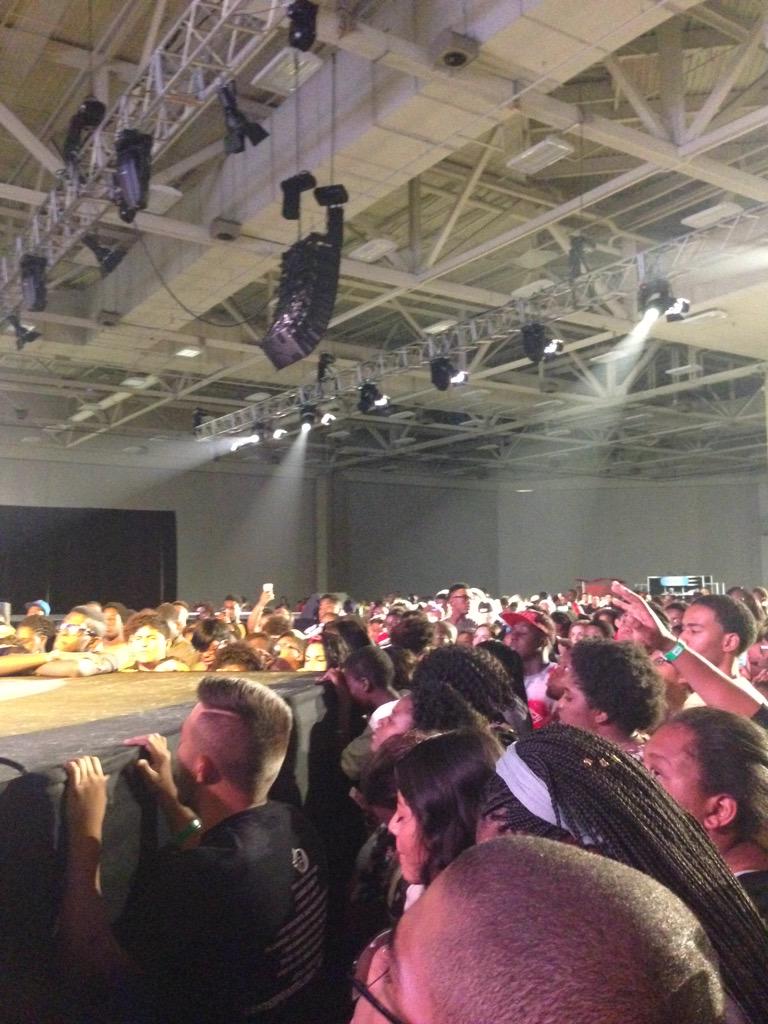fetchtelegram's tweet image. #itsthatserious @AnthonyONeal Having a great time at #MegaFest2015 #Firecode2015