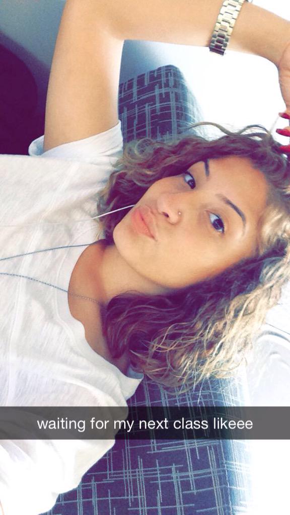 miaiveliz_'s tweet image. Finally out of school for today and the week, yaaaaaay😻 #firstweeksuccess