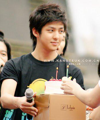 Happy birthday Kim Kibum si Killer smile we love you    