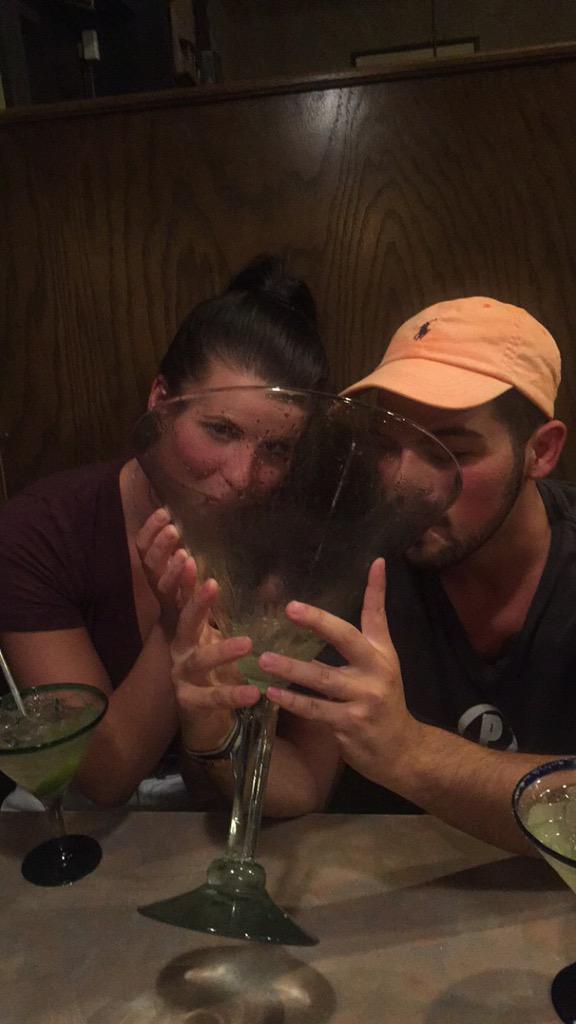 ManuelxOchoa's tweet photo. @CoYoung12 relationship goals http://t.co/WJ1ev5Peo8