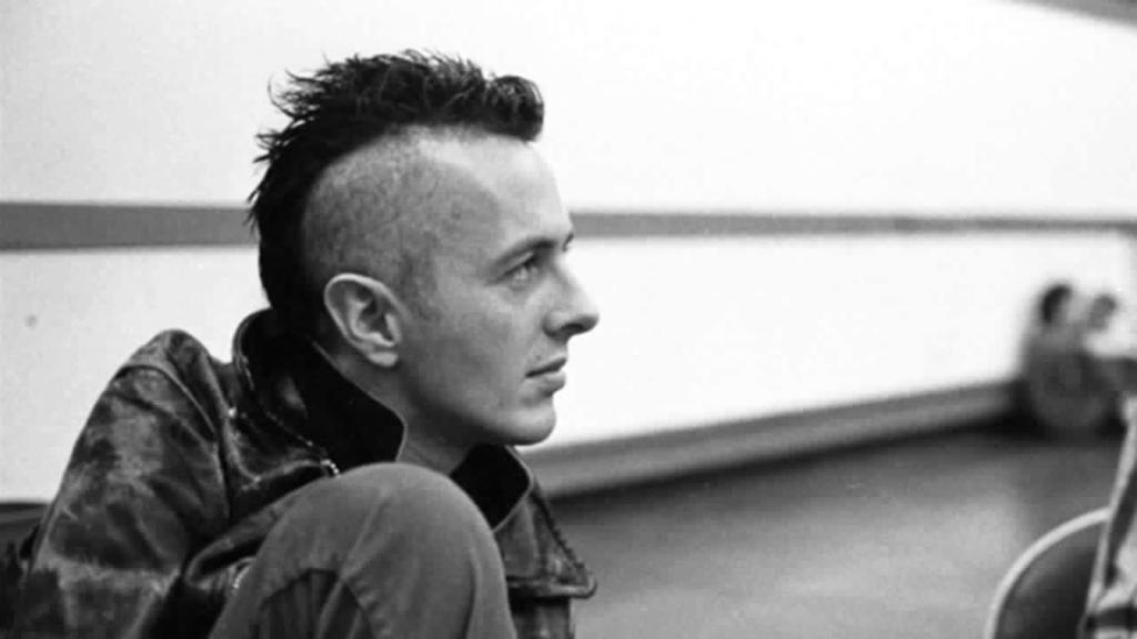 Happy birthday to the Godfather of punk rock, Joe Strummer ~ who would\ve been 63 today!  