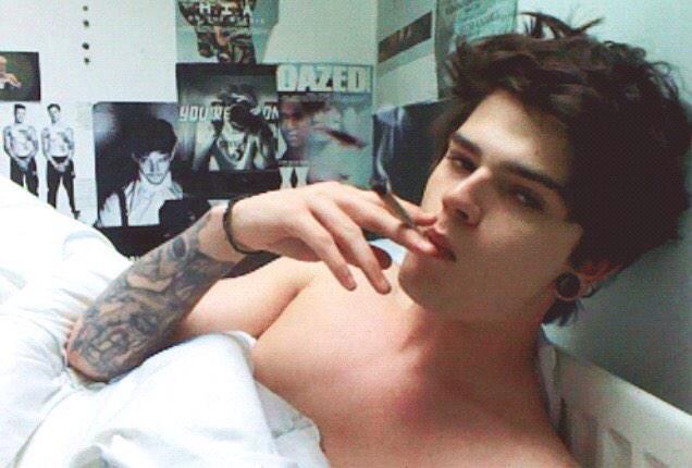 #mce @McRChriss he's my best friend of all time and idk where I'd be without him ps he's my big time crush!