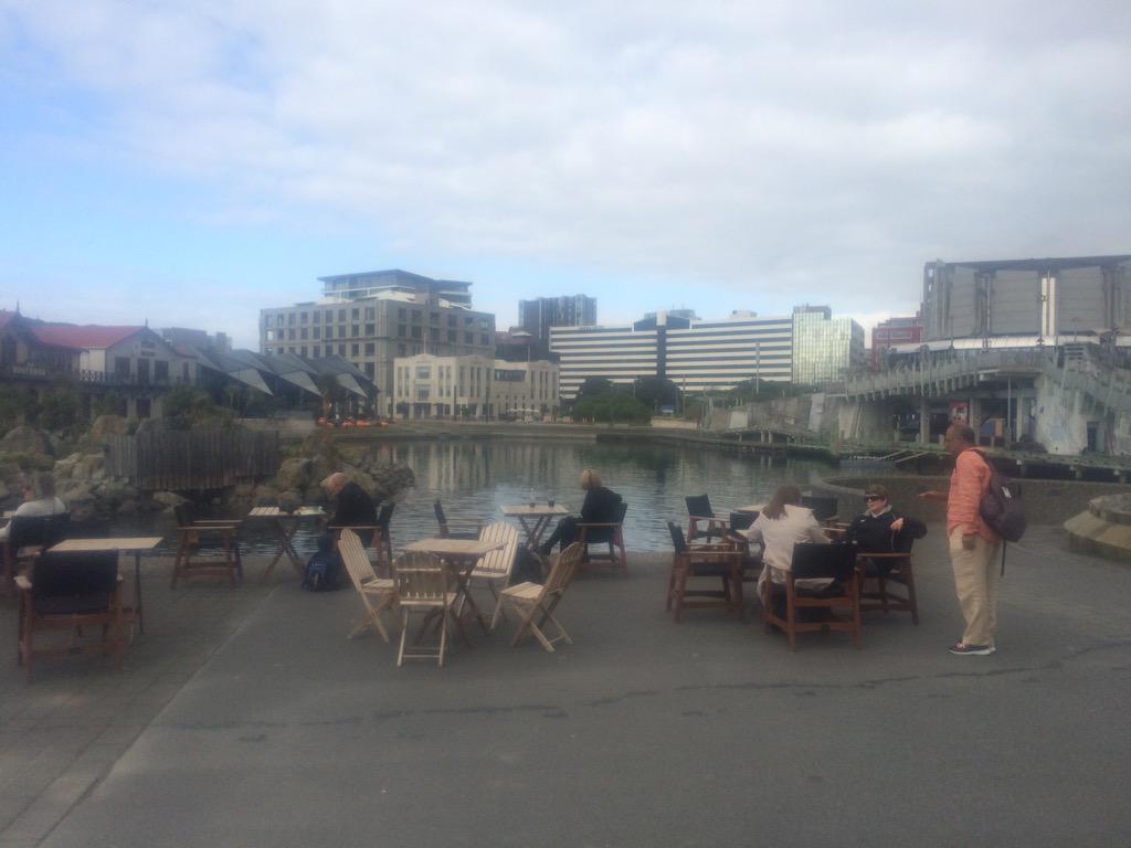 Kaffee_eis's tweet photo. Lux light show starts tonight ... Lagoon open till 11 pm each night weather permitting http://t.co/nC9tppIm3H