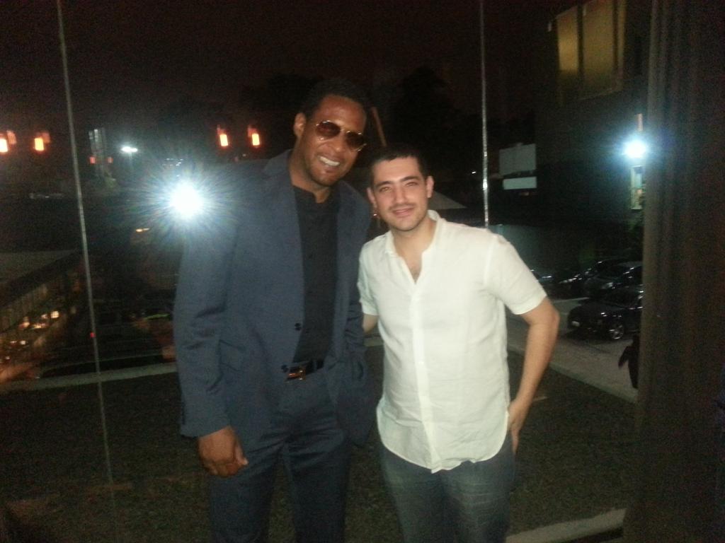 diegobomparola's tweet photo. Gran cena con el campeón olímpico y recordman mundial Javier Sotomayor. Gracias a @FenixSports por la invitación. http://t.co/bIcysgzA6r