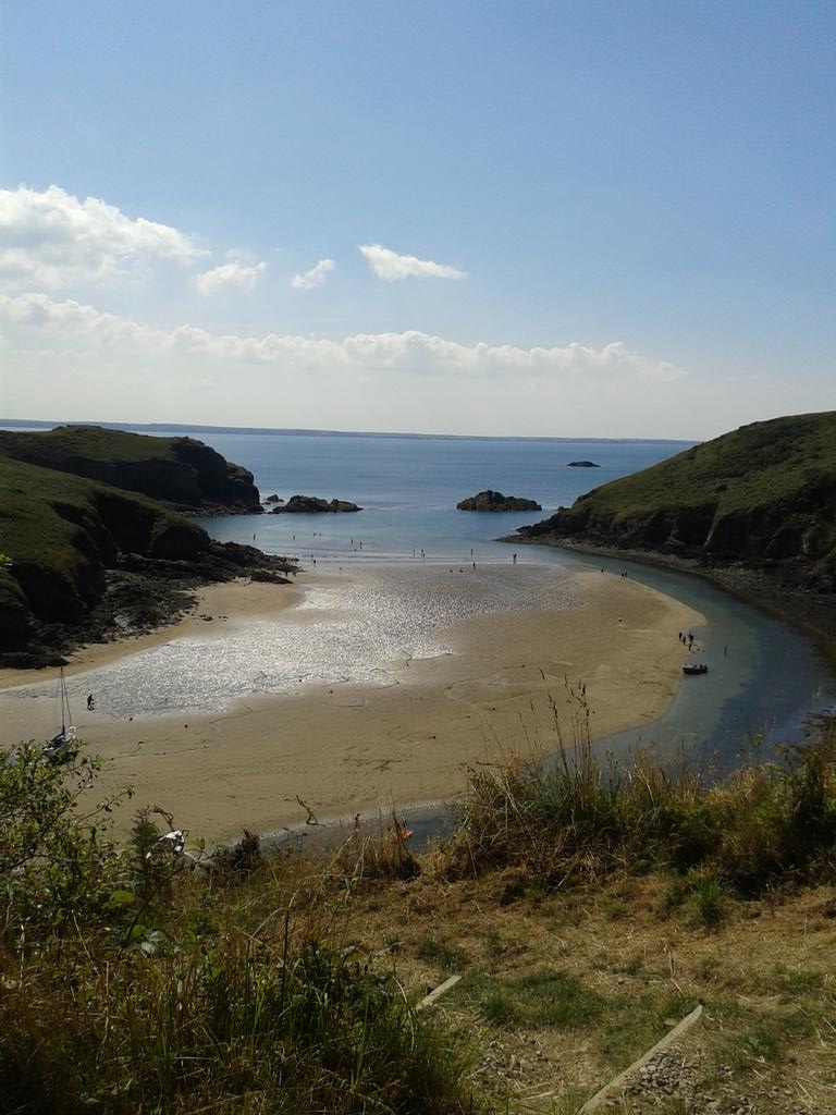 rednotgrey's tweet photo. Last wk coastal walk pembs.
Really wet today, @mikecoulson48 @Windsorlady52 what a diff a wk makes.. So wet today. http://t.co/89Kv99wJhs