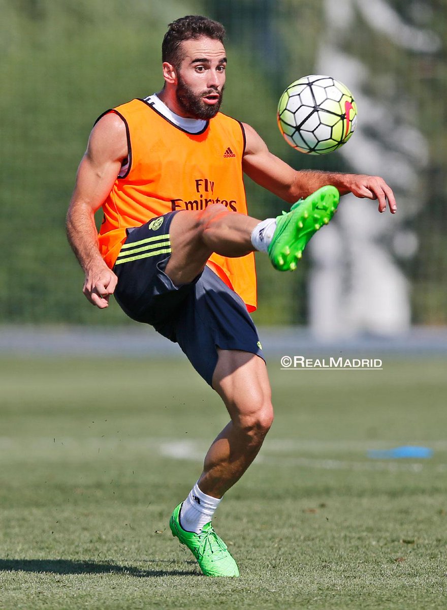 realmadrid's tweet photo. ¡Seguimos preparando nuestro estreno en La Liga! Ya estamos entrenando en la Ciudad Real Madrid. #HalaMadrid http://t.co/ZGSJYVHMAR