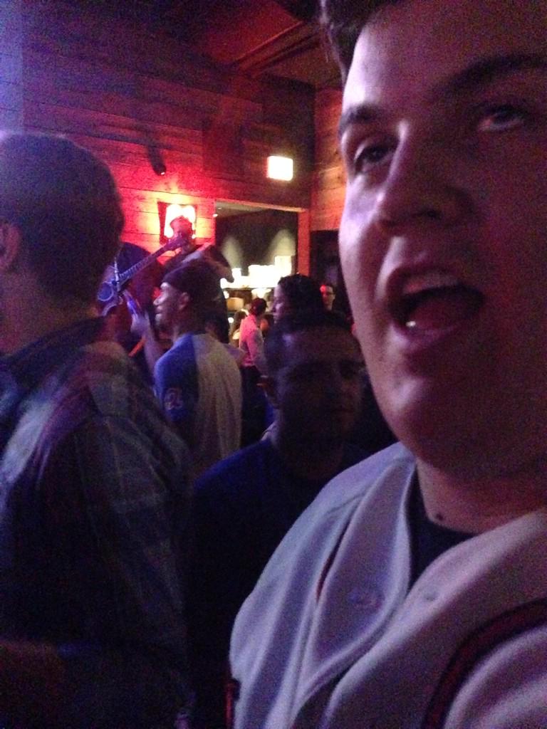 treyjeezy's tweet photo. #oldcrowchicago #big955 #upshow http://t.co/43I5LptGDj