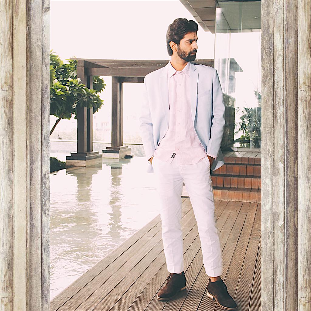 Wishing handsome hunk Barun Sobti a very happy birthday make sure guys tune in at 6 pm on kawachi channel for film 