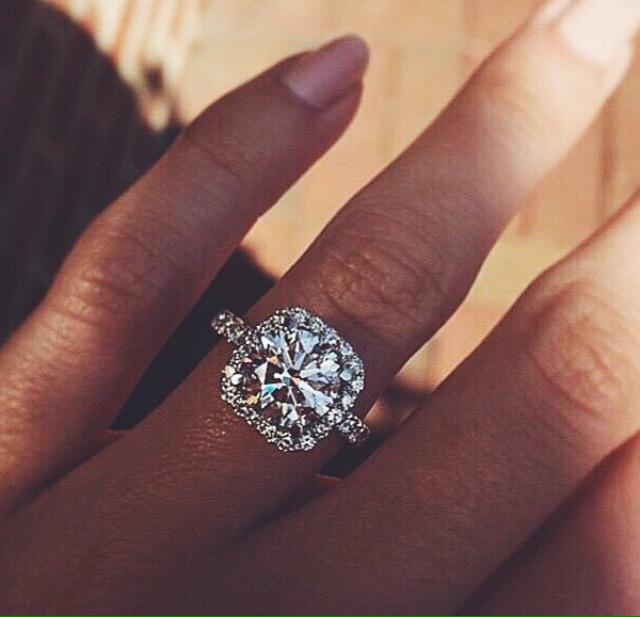 CathDrummy's tweet photo. 😍💍 #blinggoals http://t.co/UDsFzRKt6c