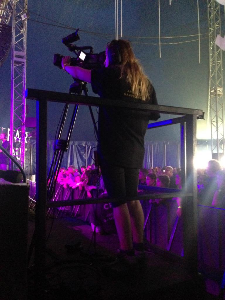 TCMTFilmTV's tweet photo. Becca films @gwennosaunders live @GreenManFest @MediaMerthyrCol #work experience #GreenManTrust #opportunities http://t.co/90sIjxXFu6