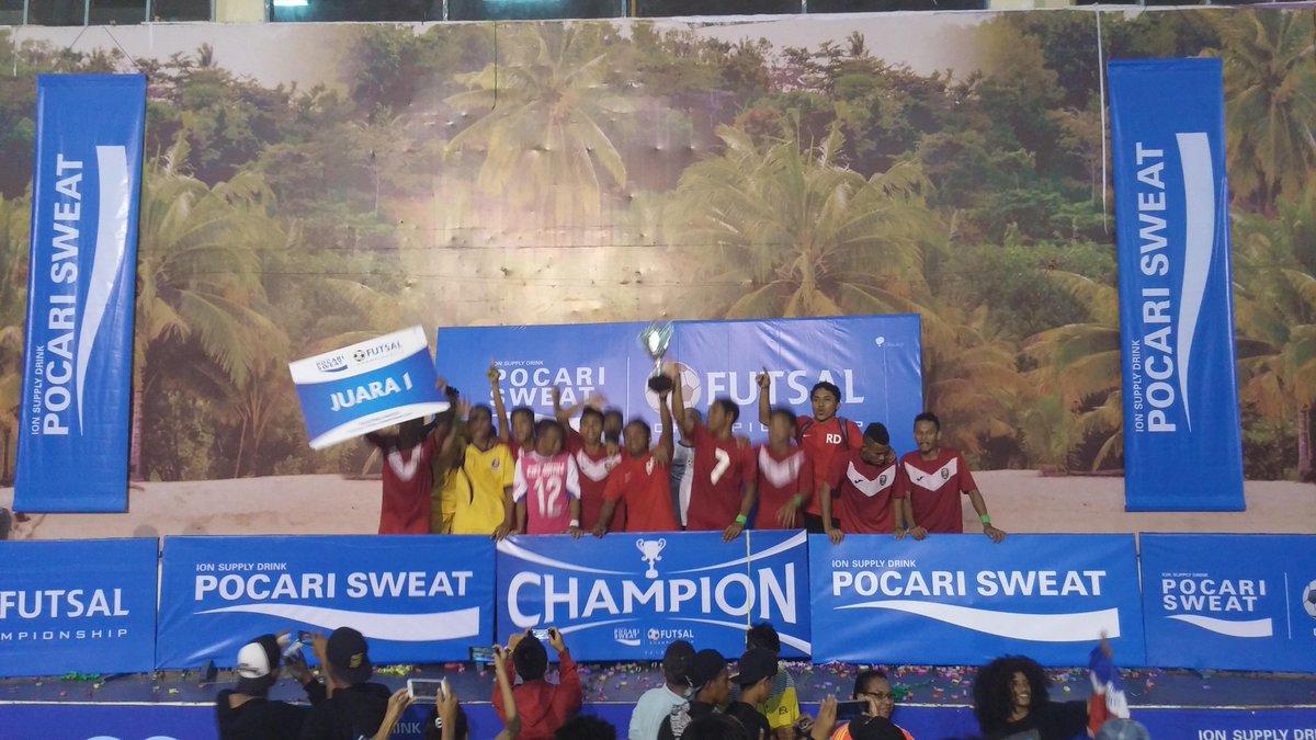 RickyJefta's tweet photo. JUARA REGIONAL PAPUA @PocariFutsalID #PSFC2015 http://t.co/eHIFBYvIES