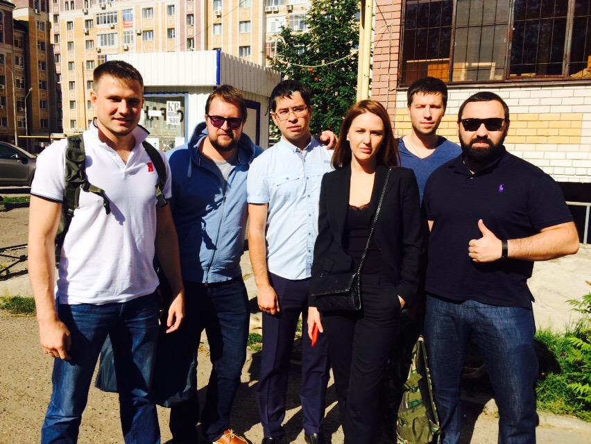 Прилетели в гости к Э. Салахутдинову в #Татарстан. Сейчас едем вместе в ОВД, его вчера вызвали на допрос
