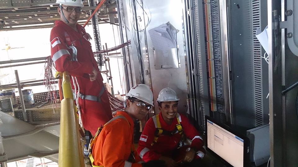sain_zt's tweet photo. ketika masih menjadi keluarga DCS Automation Engineering...
@natunasea http://t.co/rMv69HMzlk