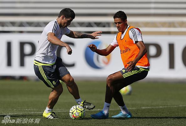 FFproShop's tweet image. Ronaldo are training.This week,Real Madrid prepare to fight with Sporting Gijon in Spanish Primera Liga.waiting^^