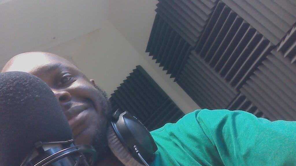 Dropping bars from my new album on .<a href="/TRBreakfast/">Wake Up Tameside!</a>...in another dimension maybe.
