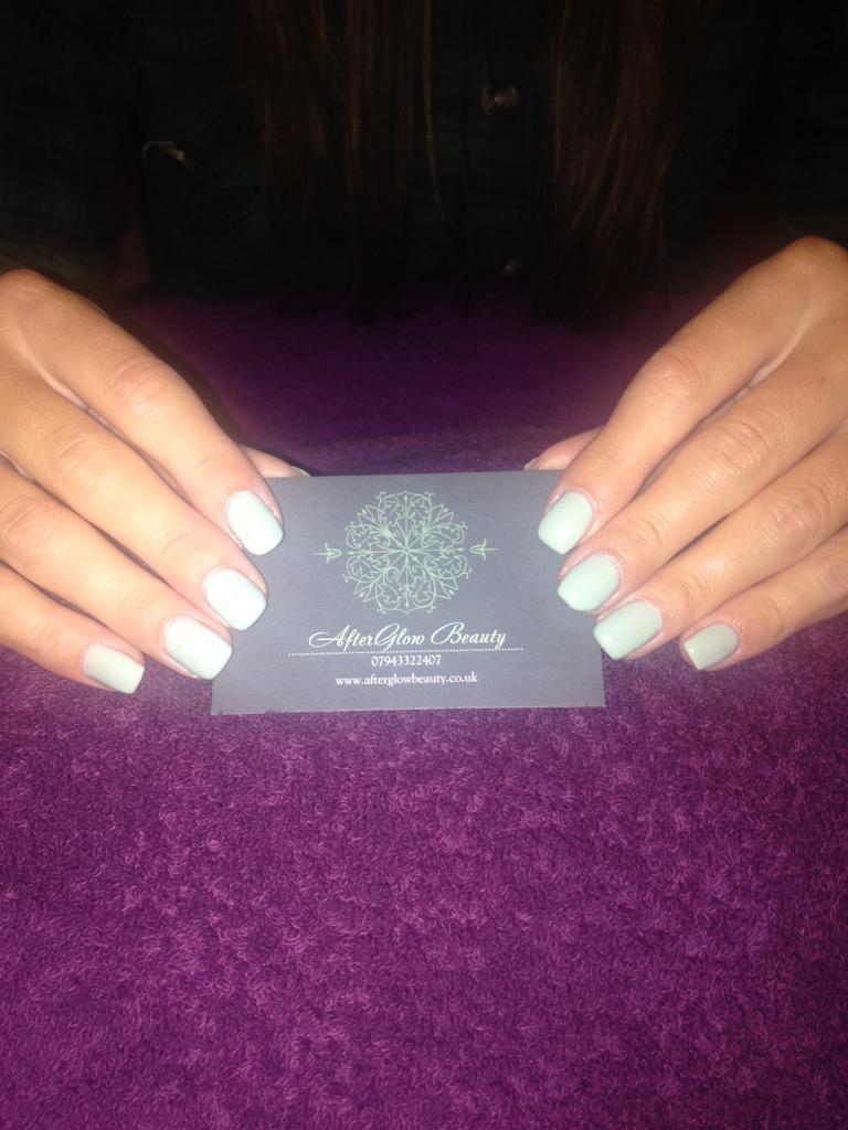 StephaniieDavey's tweet photo. Set of gels ready for the weekend 🎉 get in touch to book your appointment 💅🏽 http://t.co/AKbWbEKYHu