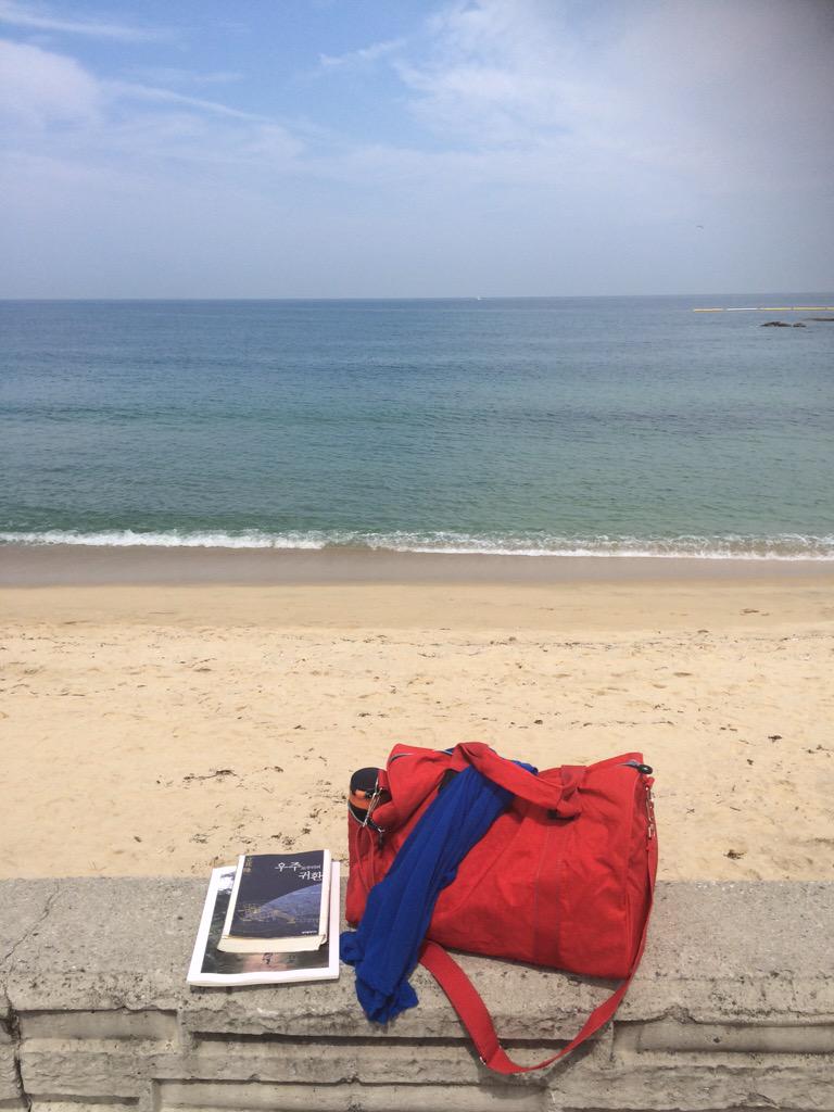 Finding4me's tweet image. 떠나보면 알게된다. 짐을 줄이는 건 중요한 일임을. 예상 외로 나는 많이 소유하고 있음을. 돌아가면 좀 더 가볍게 살아야겠다.