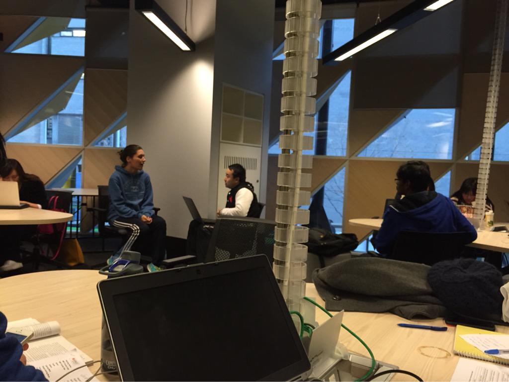 yala_zhou's tweet photo. Imitation interview in the tutorial. http://t.co/oh7rRbRAs7