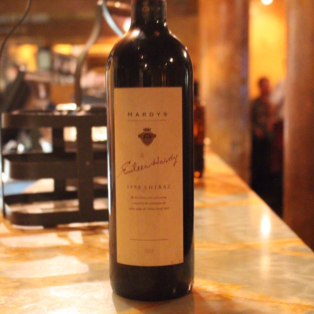 Can you think of a much better way to kick of your #weekend? We can't! 
A <a href="/hardyswine/">Hardys Wine</a> #Shiraz and some dinner. Go on!