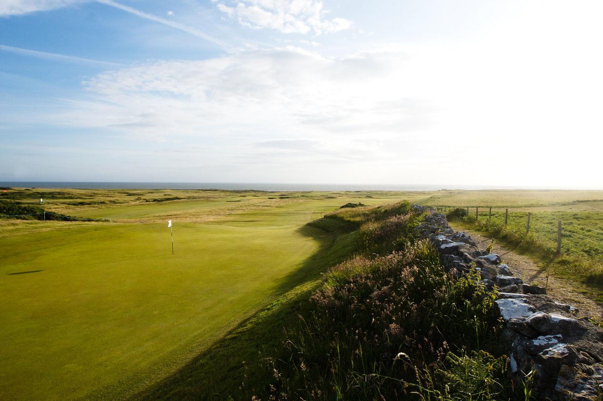Royal_Porthcawl's tweet photo. RT &amp; follow for a chance to win a 2 ball worth £220 in our August Prize Draw! Entry closes 31 August, best of luck http://t.co/xdDb06l53G