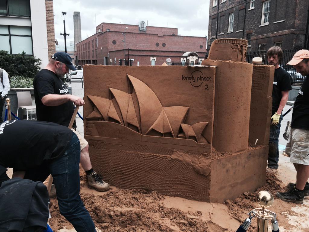 kaitlindl85's tweet photo. get me to Sydney STAT #sandyplanet yesterday at St Paul's @lonelyplanet #LonelyPlanet #ultimatetravellist http://t.co/7bSqTCbEKP