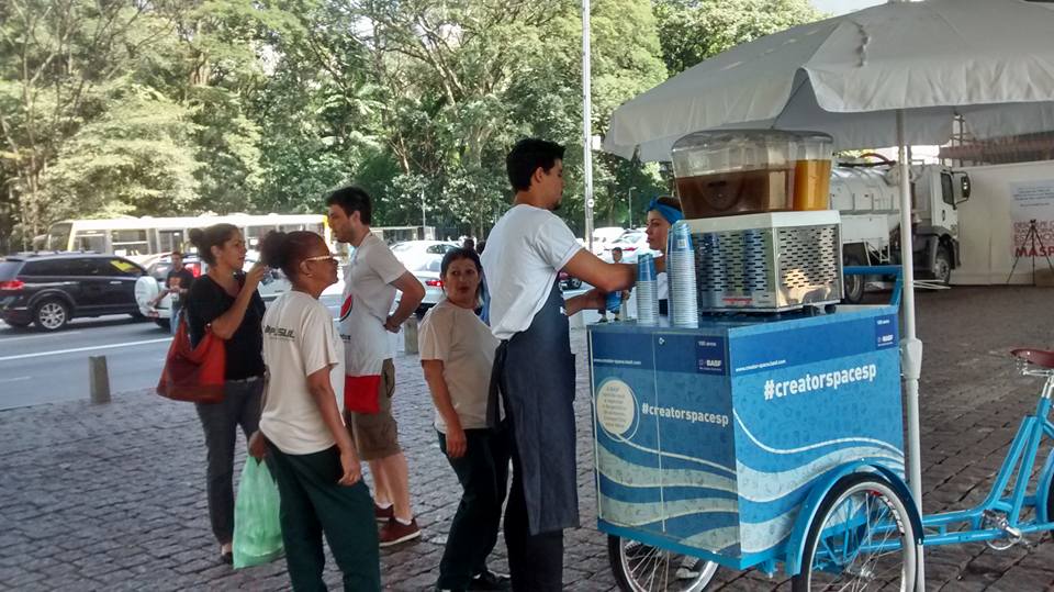 BASF's tweet photo. #FoodBike, an awesome idea from our team in Sao Paulo, for #CreatorSpaceSP offers free juice http://t.co/ro7F25dGoI http://t.co/t8X3KNPdlm