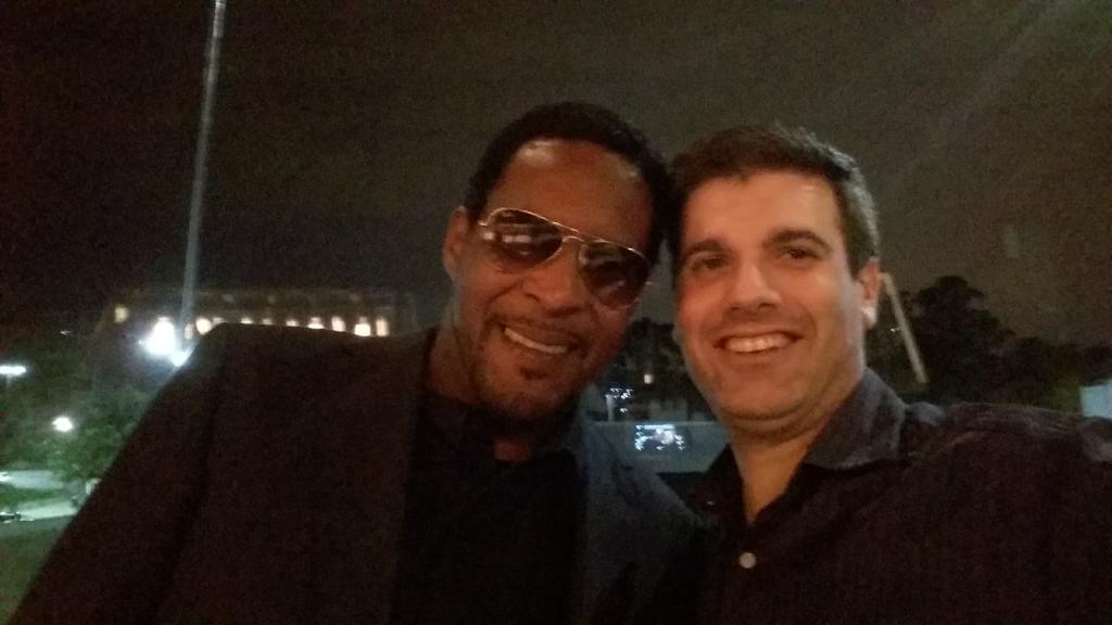 GustavoKuffner's tweet photo. Gran cena con Javier Sotomayor en Argentina. Pasaron 22 años y sigue siendo récord mundial de salto en alto con 2m45. http://t.co/EZA9hAsRQY
