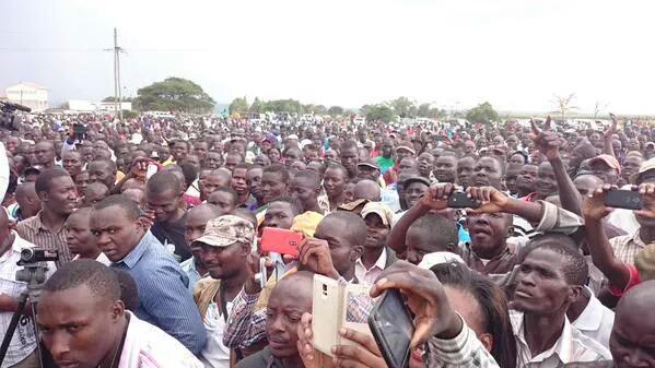 RailaOdinga's tweet photo. We stand with the farmers of Kenya against Jubilee's economic onslaught. #RAOConnect
http://t.co/ggg8PM222t http://t.co/o0mMjIX3mc