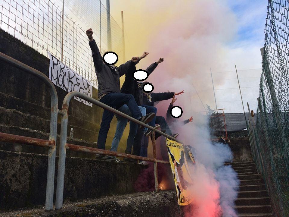 si narrava un'antico giorno di giovini ragazzi che solean seguire la giallo nera compagine