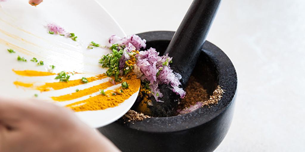 jimmypublic's tweet photo. A homemade curry paste made with an assortment of heady spices and vegetables. Get the recipe: http://t.co/kQzup0AoYt http://t.co/jiVR7QmDAI