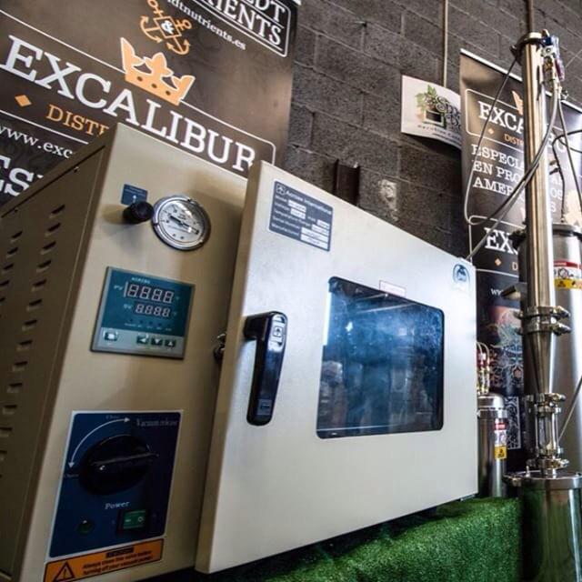 acrossintl's tweet image. #AcrossIntl authorized distributor in Spain: Excalibur Distribucions and Greenardo are carrying our #VacOven and