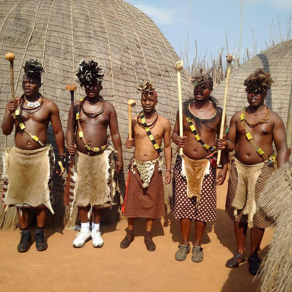 ApexNewsZim's tweet photo. My friend Tsotsi looking geared up for hunting expedition. His Majesty has commissioned #Butimba for regiments. http://t.co/74fYGYFjL4