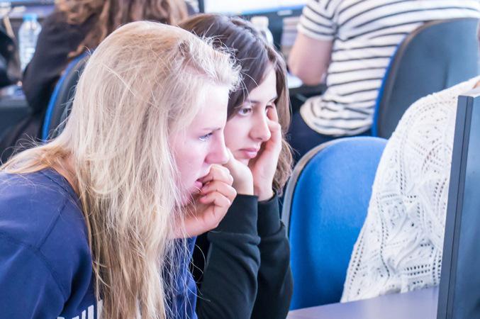 EWcom's tweet image. Cambridge hails success of first coding school for girls |   shar.es/1tVB52  #RaspberryPi