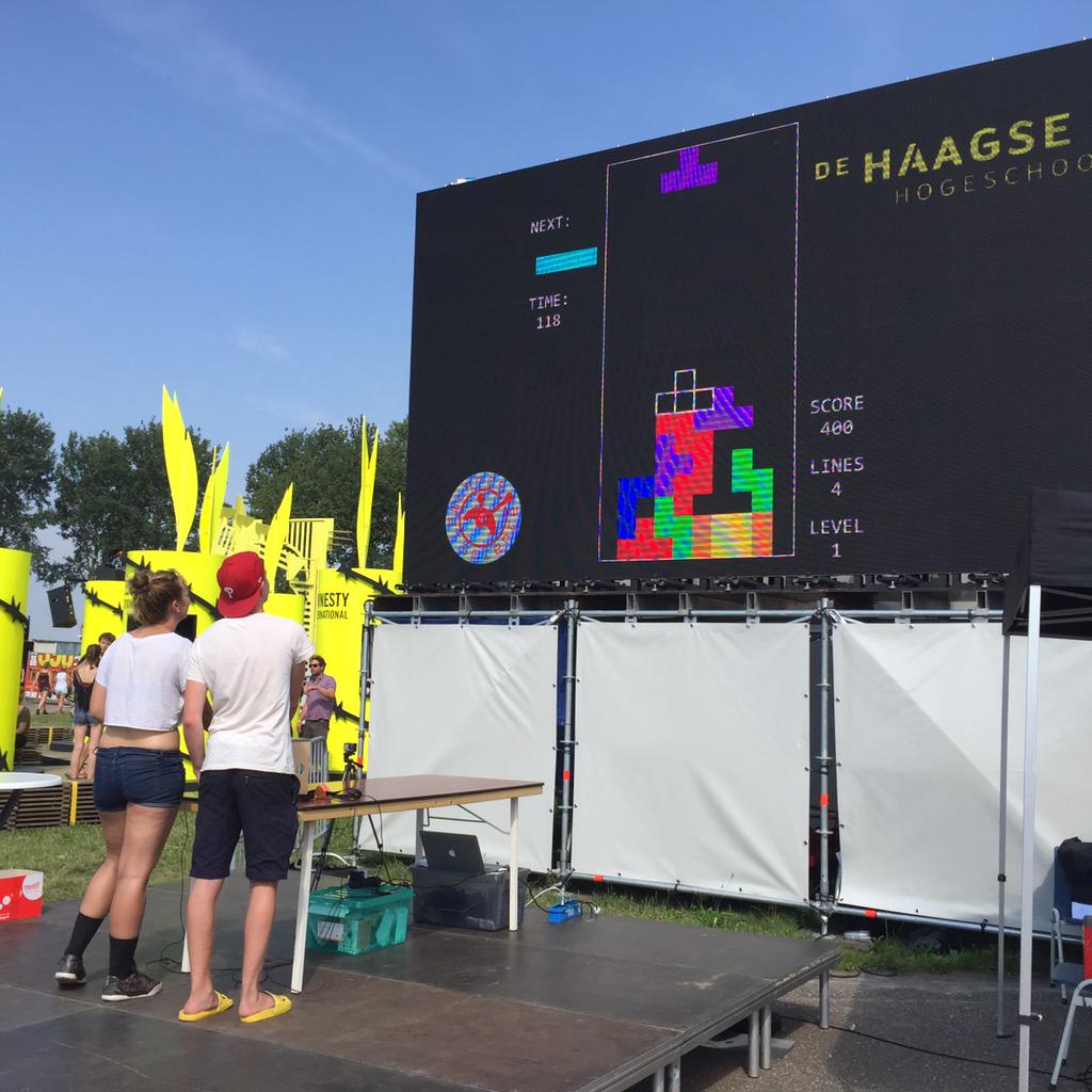 michielkrijger's tweet image. Ook Social (Exer)Gamen in het kader van onderzoek? Kom naast de Romeo Tetris spelen! #LL15 #dehaagse #LLScience