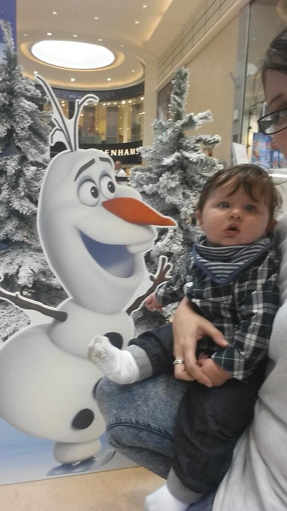 Super__Girl__12's tweet photo. #disneyoniceuk http://t.co/goFUEpiydc