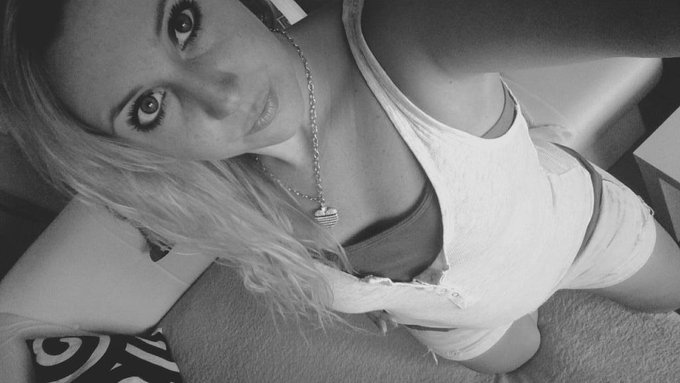 Hey meine s&uuml;&szlig;en genie&szlig;t denn sch&ouml;nen Tag :) Heute abend f&uuml;r euch da auf http://t.co/KSppN80nCK  Kommt<a href="/tag/camgirl"class="tags"><span>#camgirl</span></a>