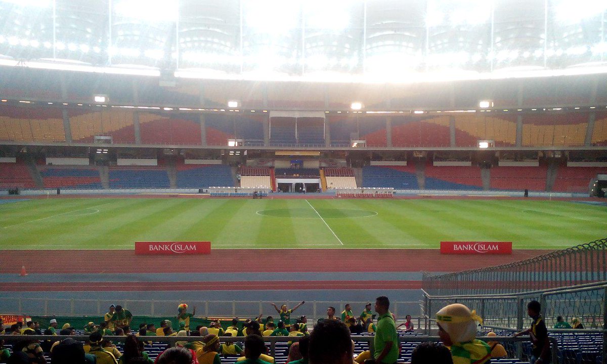 nurAsyraf22's tweet photo. Stadium Bukit Jalil
#pulunKEDAHpulun
#roadtoMSL
#KEDAHpastiCHAMPIONpunya http://t.co/h1sL4ecKX3