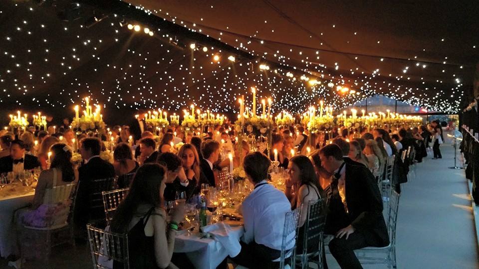 KnightLightEvnt's tweet image. A night under the stars. This party for 450 looked spectacular with a starry night sky above.  Cotswolds #eventprofs