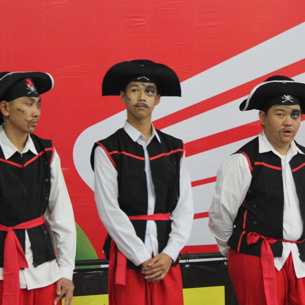 Danoosss's tweet photo. Trio Bajak Laut #iamjurnalistdbl #hondadbl2015 @dblindonesia http://t.co/GZFkVMrSQr