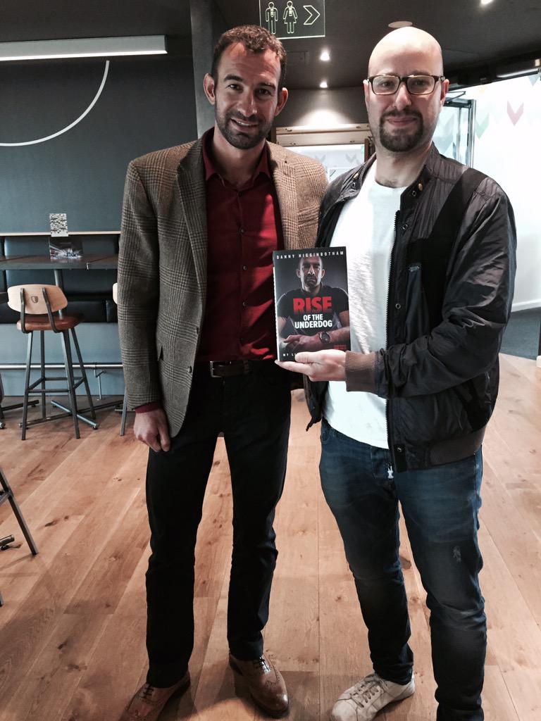 JonathanShrager's tweet photo. Part 1 of my cracking @Higginbotham05 #MUFC interview coming up tonight on @StrettyNewsTV &amp; Win Signed Autobiography http://t.co/C9wlwyTHmX