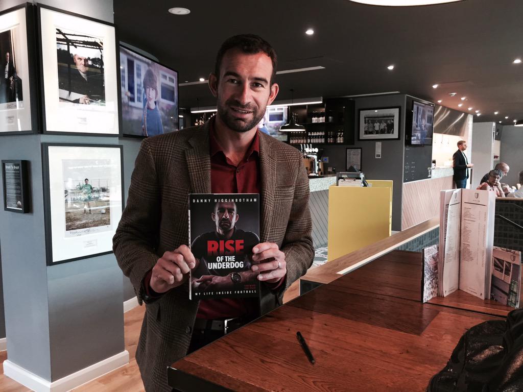 JonathanShrager's tweet photo. Part 1 of my cracking @Higginbotham05 #MUFC interview coming up tonight on @StrettyNewsTV &amp; Win Signed Autobiography http://t.co/C9wlwyTHmX