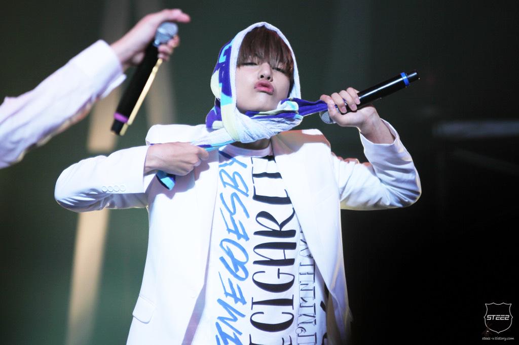 JINYOURSBAE's tweet photo. "STEEZ__V: 150819 FanMeeting in Osaka
https://t.co/IJjsXIvNN5
#뷔 #태형 #방탄소년단 #BTS800DAYS @BTS_twt https://t.co/G6WfHRbIeb"