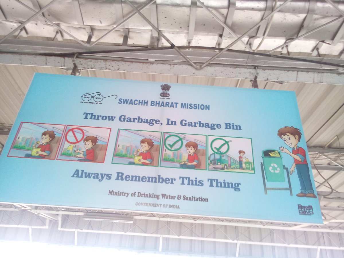 logeshkumark's tweet photo. Hight of Not respecting Local language in #BangaloreCityRailwayStation
#stophindiimposition #RespectLocalLanguage http://t.co/x8LCuxJ8sT